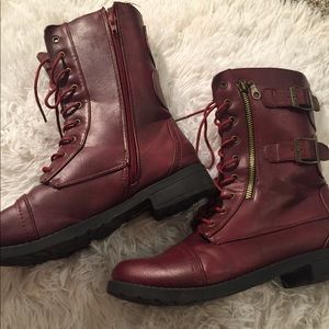Combat boots